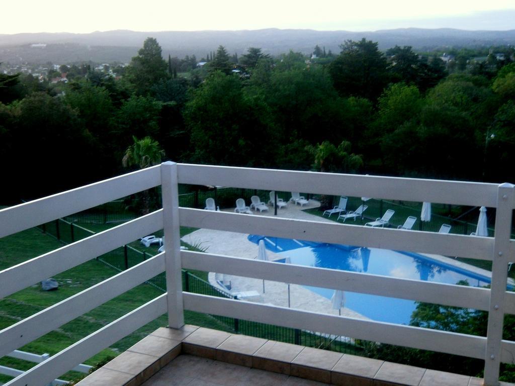 Las Ardillas Cabanas Y Suites La Falda Δωμάτιο φωτογραφία