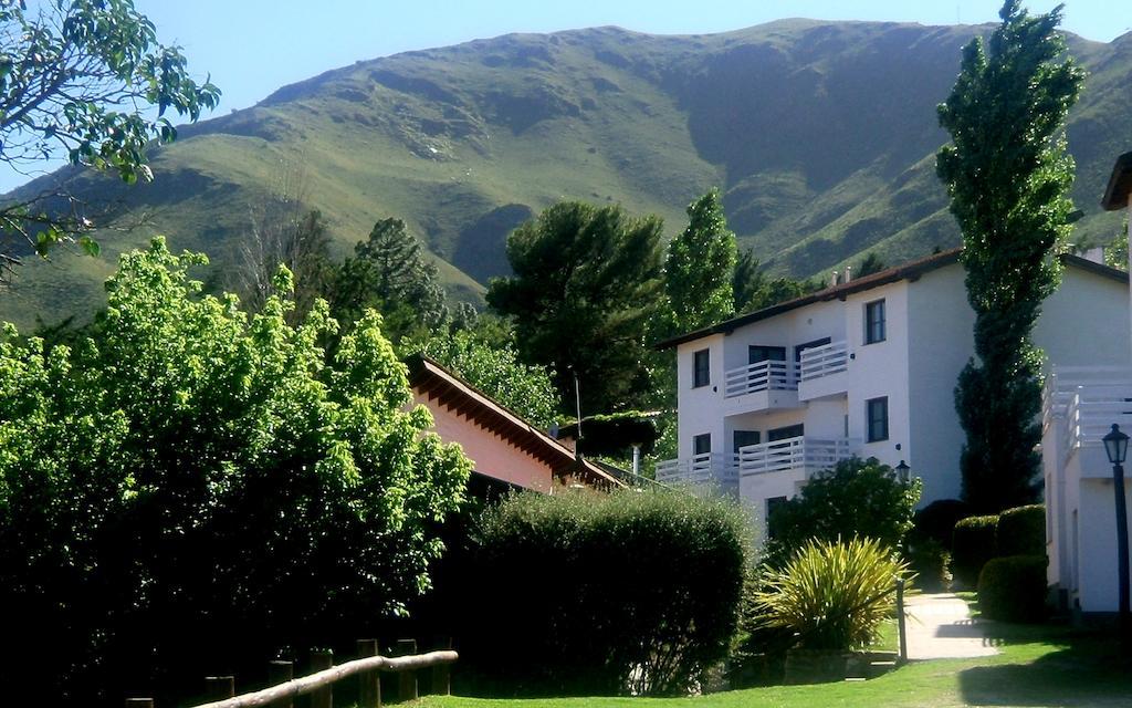 Las Ardillas Cabanas Y Suites La Falda Εξωτερικό φωτογραφία