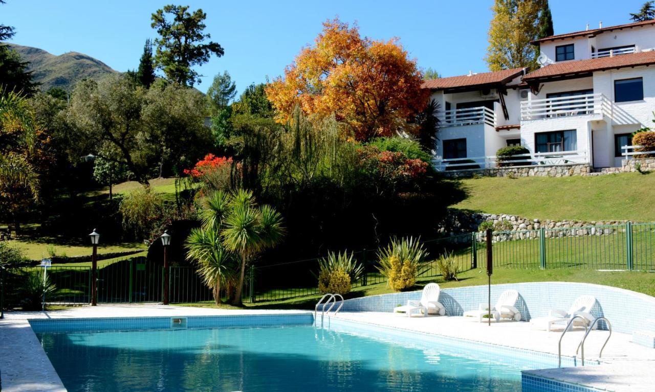 Las Ardillas Cabanas Y Suites La Falda Εξωτερικό φωτογραφία